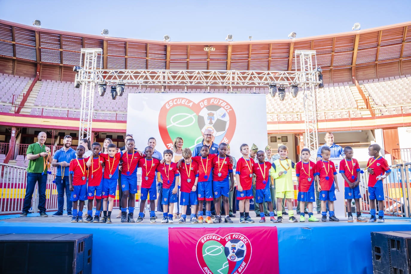 La Escuela de Fútbol de Roquetas clausura una temporada llena de éxitos